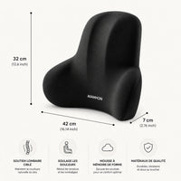 Coussin lombaire noir avec ses dimensions indiquées : 42 cm de large, 32 cm de haut et 7 cm d’épaisseur.